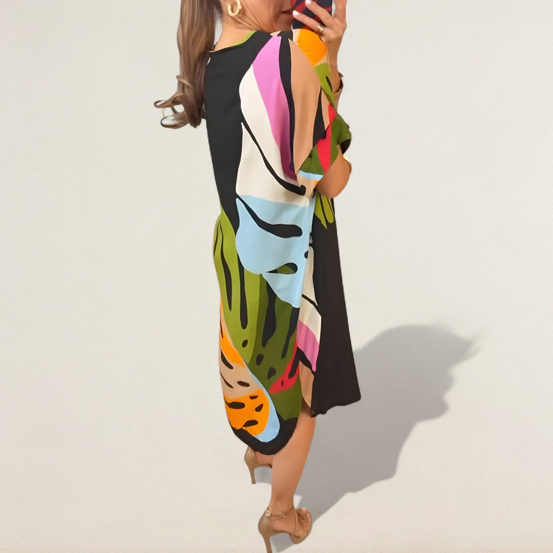Mirella – Lockeres Kleid mit kunstvoller Ausstrahlig