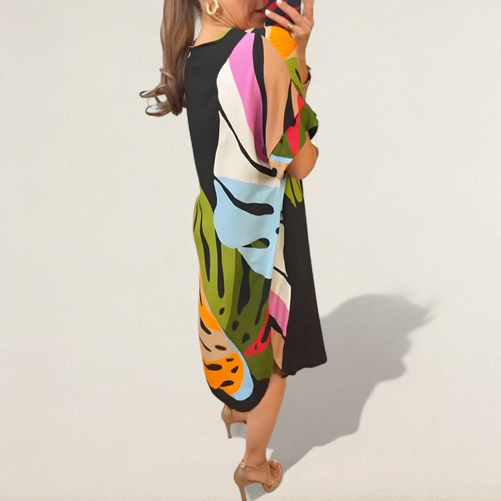 Mirella – Lockeres Kleid mit kunstvoller Ausstrahlig