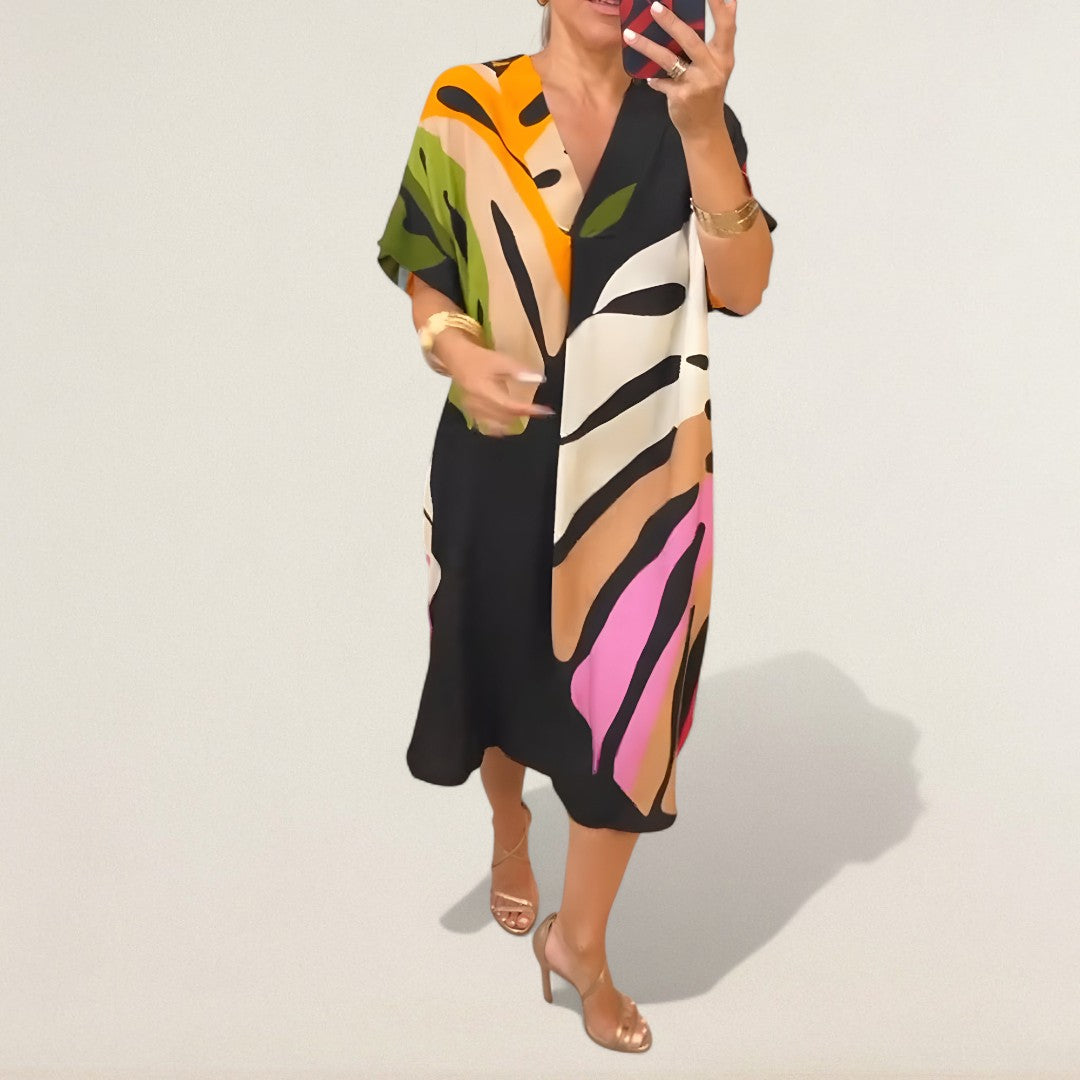 Mirella – Lockeres Kleid mit kunstvoller Ausstrahlig