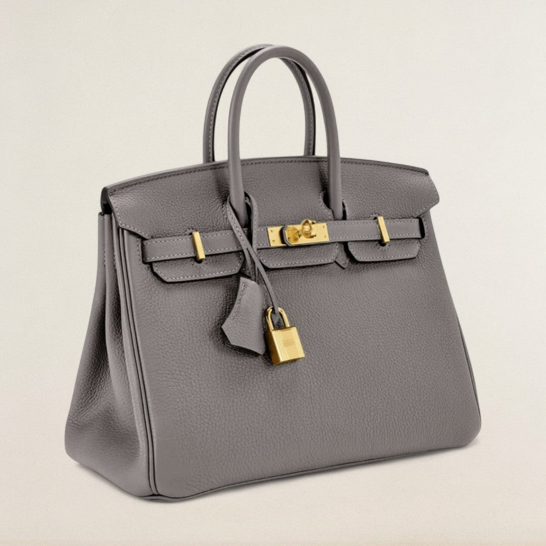 Renata – Klassisch elegant mit Statement-Verschluss
