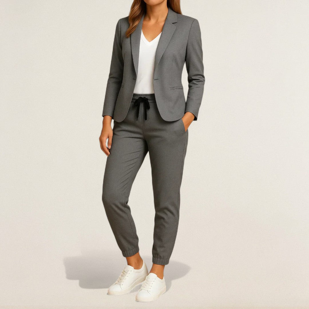 Larissa – Eleganter Comfort Anzug