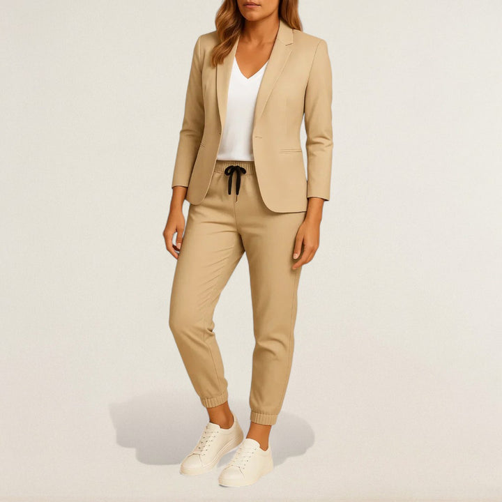 Larissa – Eleganter Comfort Anzug