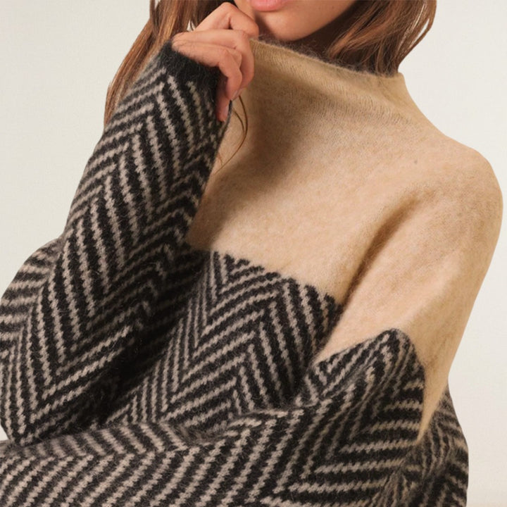 Noelia – Strickpullover mit Kontraststruktur und Stehkragen