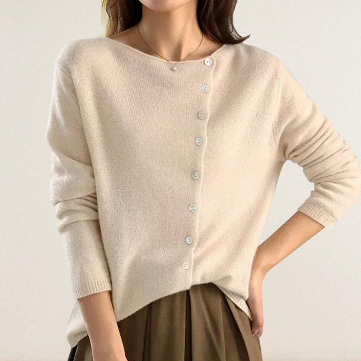 Selina – Feinstrickpullover mit asymmetrischer Knopfleiste