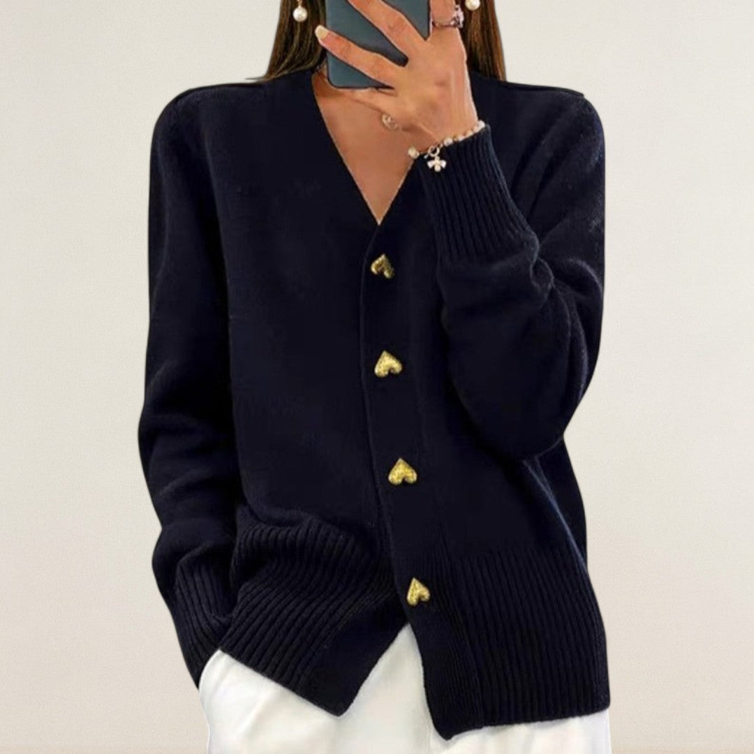 Selina – feiner Cardigan mit charmanter Note